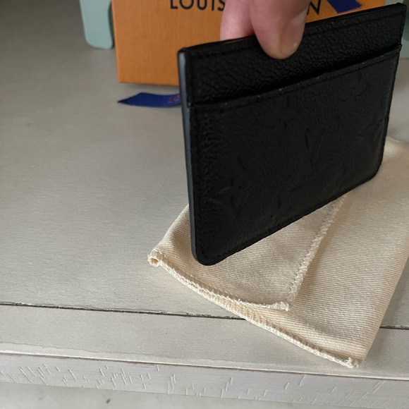 Louis Vuitton - Picture 6 of 13